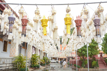 Obraz premium Lanna lantern or Yi peng, thai lantern in northern thai style lanterns at Loi Krathong Festival,Chiang Mai, Thailand