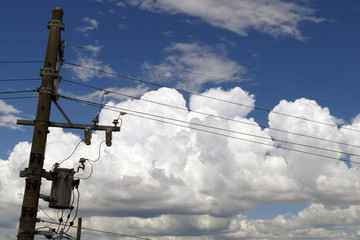 電柱と入道雲