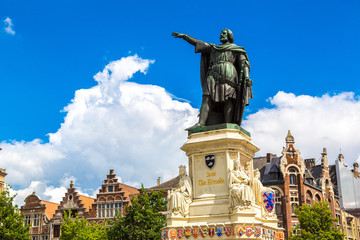 Fototapeta premium Statue of Jacob van Artevelde in Gent