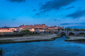 Obraz premium Carcassonne, l'Aude et la Cité Médiévale