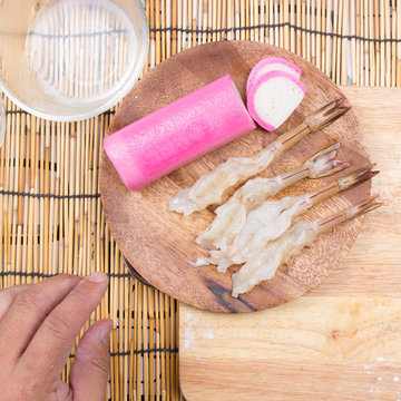 Chef prepared raw shrimp before cooking