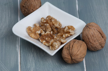 Walnüsse und Walnusskerne