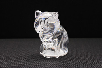 Decorative toy souvenir glass to decorate the cat.