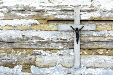 Krzyż na starej ścianie © mukiart