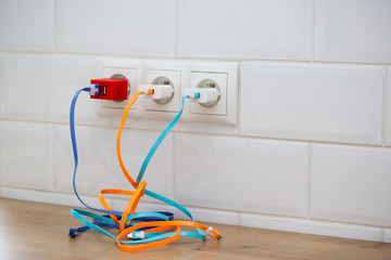 Charging of mobile phone and power  bank    © wip-studio