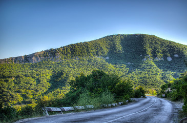 The serpentine and the mountains of the Crimea