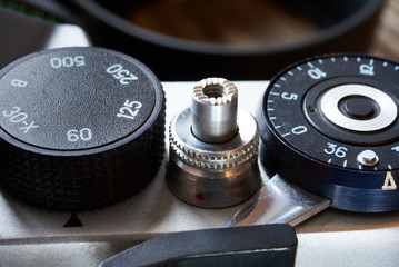 Control dial shutter speed and frame counter on SLR camera