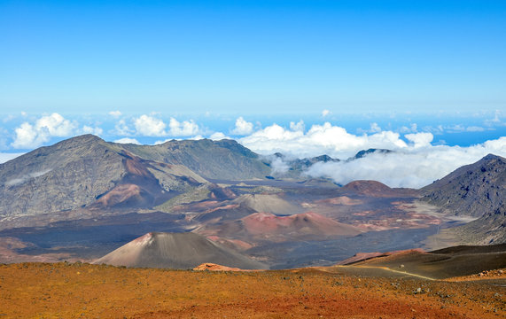 Haleakala volcanic crater seen from the summit of Haleakala mountain (East Maui Volcano) at 3055 meters above sea level. Located on the island of Maui, Hawaii, USA. Haleakala National Park.