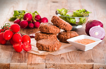 Meatballs with salad. 