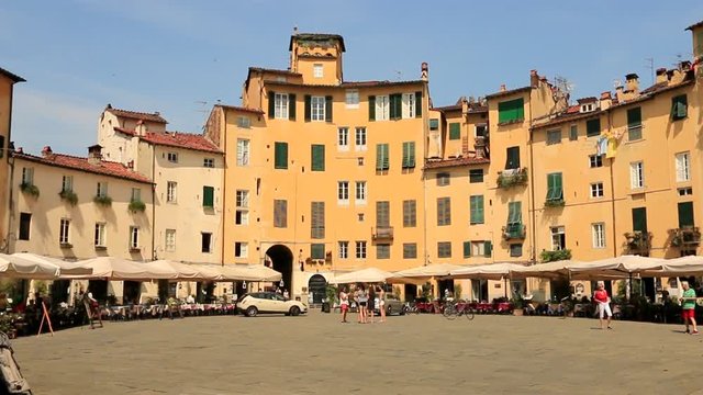 Lucques, place de l'amphith&eacute;&acirc;tre