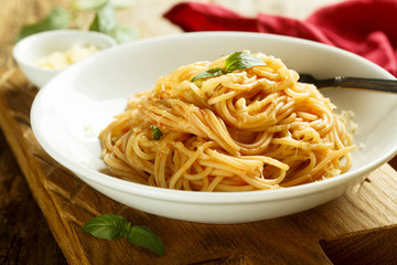 Pasta with tomato sauce