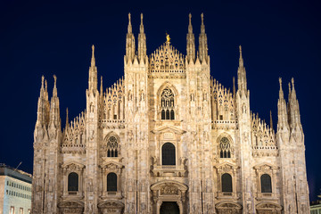 Fototapeta na wymiar Night view of Milan Cathedral