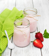 yogurt with fresh strawberries