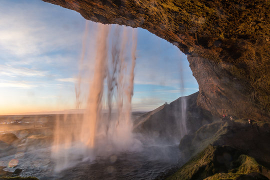 Behind the waterfall © Ewald