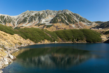 Fototapeta na wymiar Mikurigaike pond and Tateyama