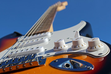 Guitarra eléctrica (Fender Stratocaster)