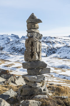 Steinmannli in Winterlandschaft auf Melchsee-Frutt, Obwalden, Schweiz