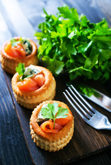 tartalets with fish