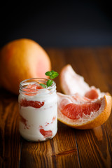 Greek yogurt with grapefruit