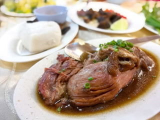 Stewed pork leg with bun