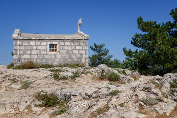 Kirchlein auf dem Televrino in Kroatien