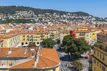 Fototapeta na wymiar Colorful historical houses in Nice city, France