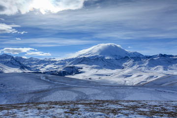 Obraz premium Movement of the clouds on the mountains Elbrus, Northern Caucasu