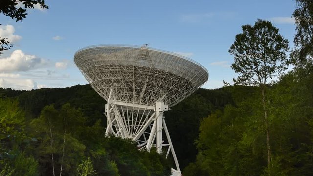 4k UHD The giant Effelsberg 100-m Radio Telescope move in time lapse. 11470