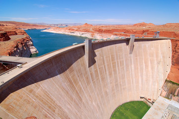 Glen Canyon Dam in the western part of the USA