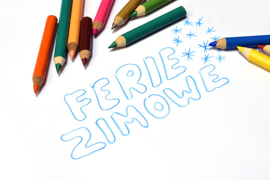 Ferie zimowe, kolorowe kredki.