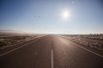 Carretera desierta en invierno