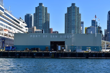 San Diego, California - USA - December 04, 2016: Cruise in San D - obrazy, fototapety, plakaty