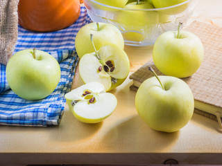 look delicious, Apples on wooden table. Apple is a fruit that is popular around the world.
