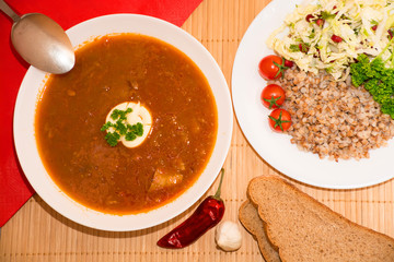 Борщ и гречка, вкусный обед