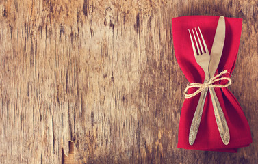  table set with red napkin.