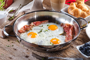 Frühstück Tisch Spiegelei 