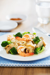 fried noodle with shrimp and vegetable in gravy,thai food