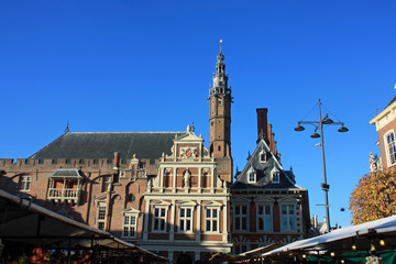 Place Grote Markt à Haarlem en automne, Pays-Bas
