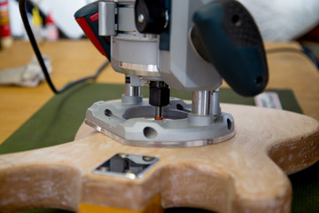 Naprawa gitary w pracowni lutnika 