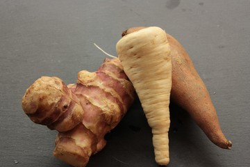 Topinambur, Süßkartoffel und Petersilienwurzel