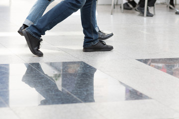 Obraz premium Menschen in Bewegung