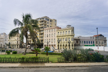 Fototapeta na wymiar Old Havana facades