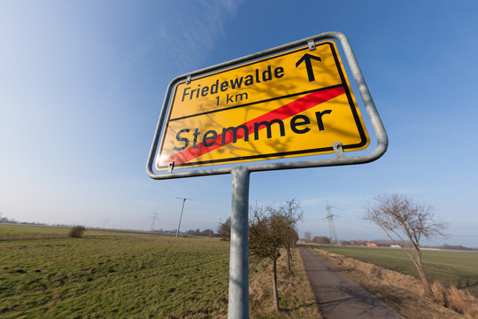 Ortstausgangsschild Stemmer