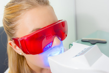 Obraz premium Closeup of woman having dental treatment