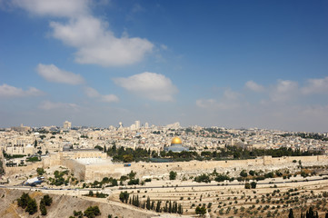 Fototapeta na wymiar Jerusalem, view of the old city from the Mount of Olives