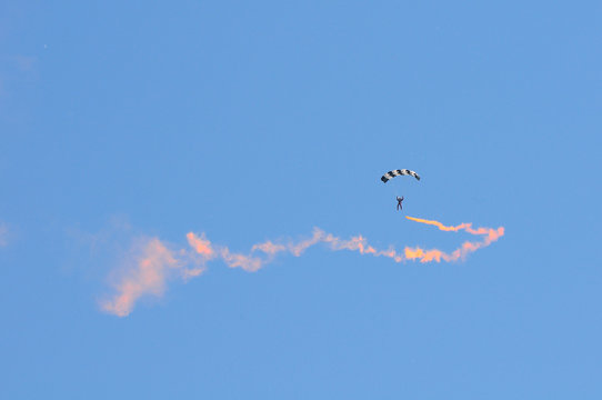 skydiver smoke signal