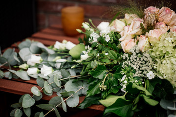 Obraz na płótnie Canvas wedding flowers bride rings
