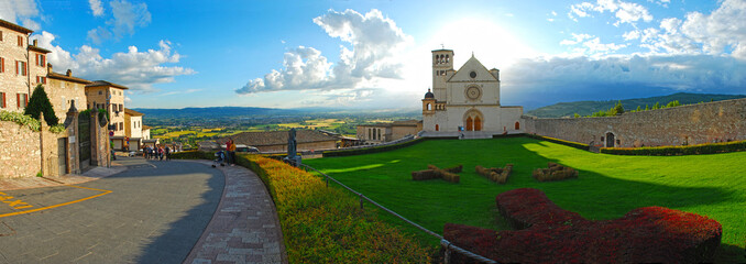 Panoramic view of picturesque Italian town Assisi - obrazy, fototapety, plakaty