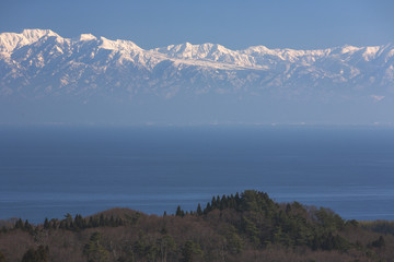 海の上の立山連峰