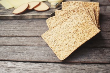 Whole grain cracker with cheese